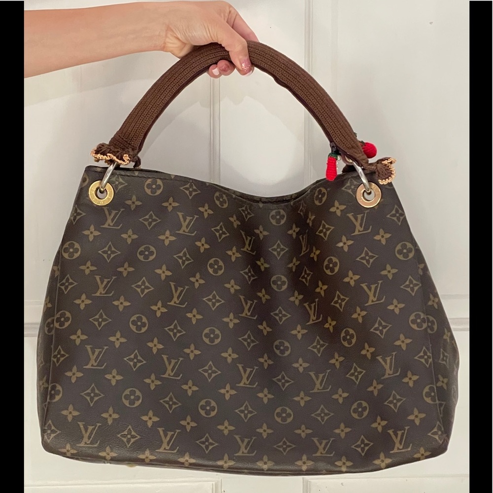 🔥LOUIS VUITTON
Monogram Canvas Artsy MM Bag🔥